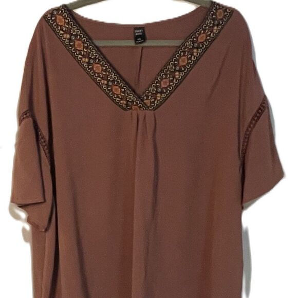 Women's Emery Rose 4XL Shirt - Picture 1 of 9